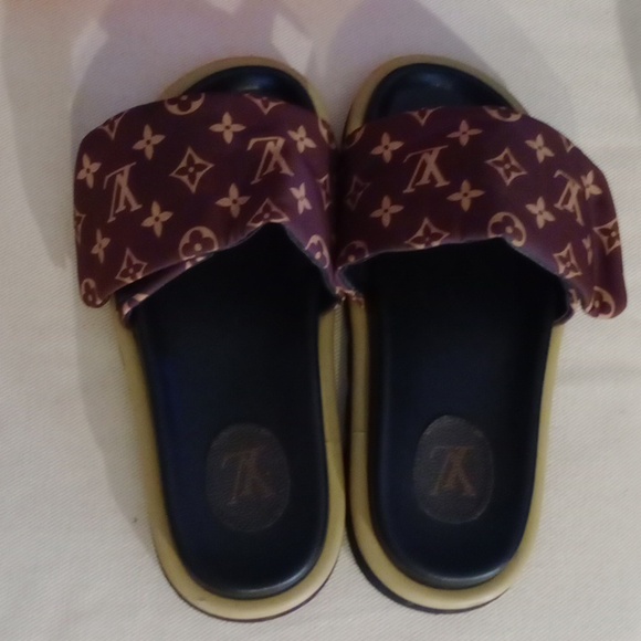 Louis Vuitton Monogram Slides with Box size 11 STELLAR - Picture 7 of 14